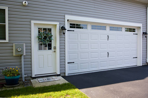 24/7 Emergency Garage Door Panel Replacement experts in Peoria County County, IL